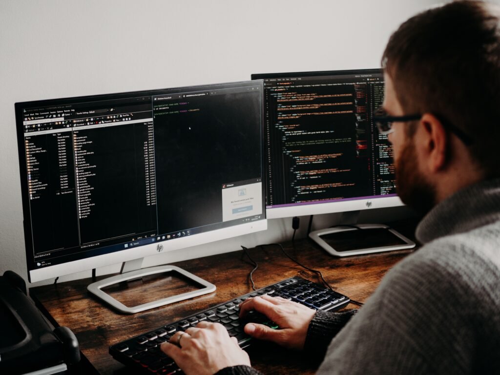A Economia de Contratar uma Empresa de Suporte de TI para Empreendedores